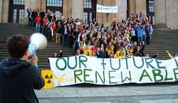 Gruppenbild der Teilnehmerinnen des Youth Energy Summit